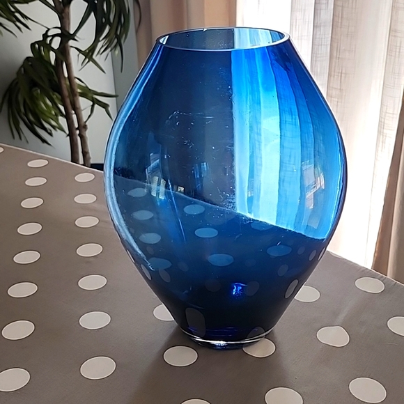 Glass Vase - Picture 1 of 2